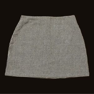 Adorable Women’s Black & White Pattern Zip Skirt Size Large
